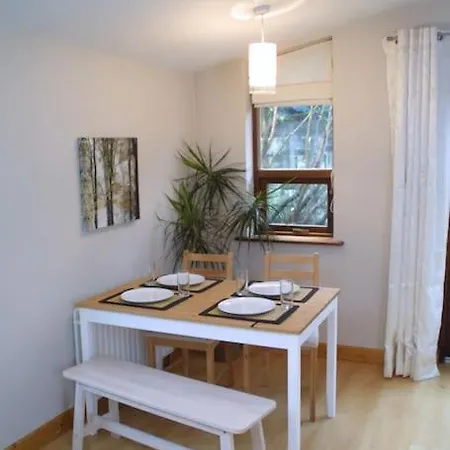 Bright Spacious Mews In Great Location * Booterstown