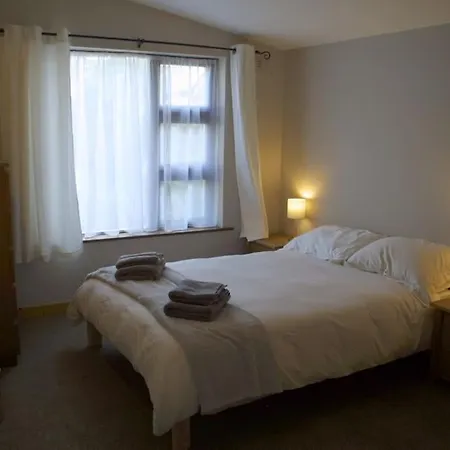 Bright Spacious Mews In Great Location Booterstown