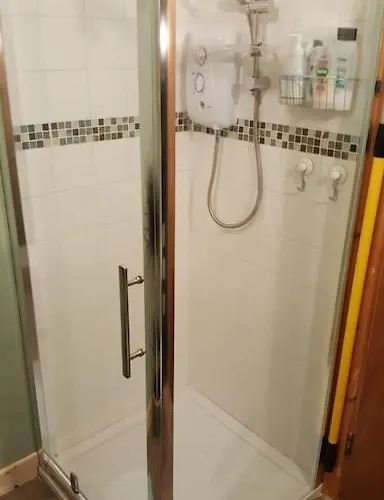 Bright Spacious Mews In Great Location * Booterstown