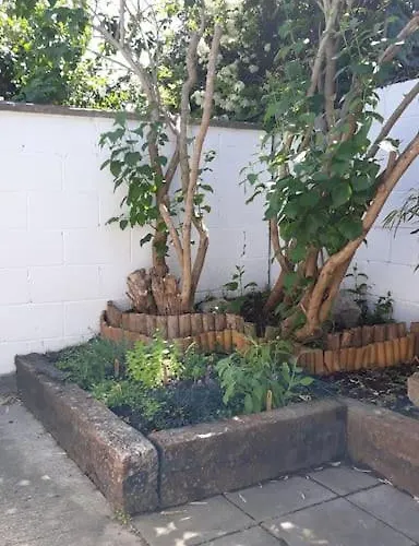 Bright Spacious Mews In Great Location Апартаменты *